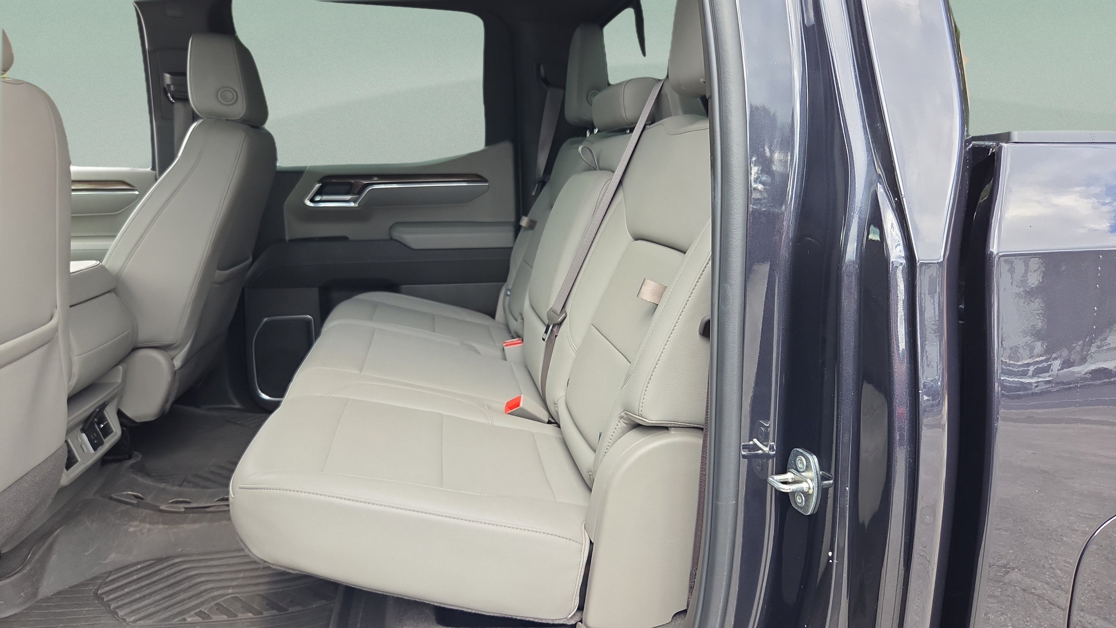 Used 2024 Chevrolet Silverado 1500 LT w/ All Star Edition Plus AWD/4WD image 10