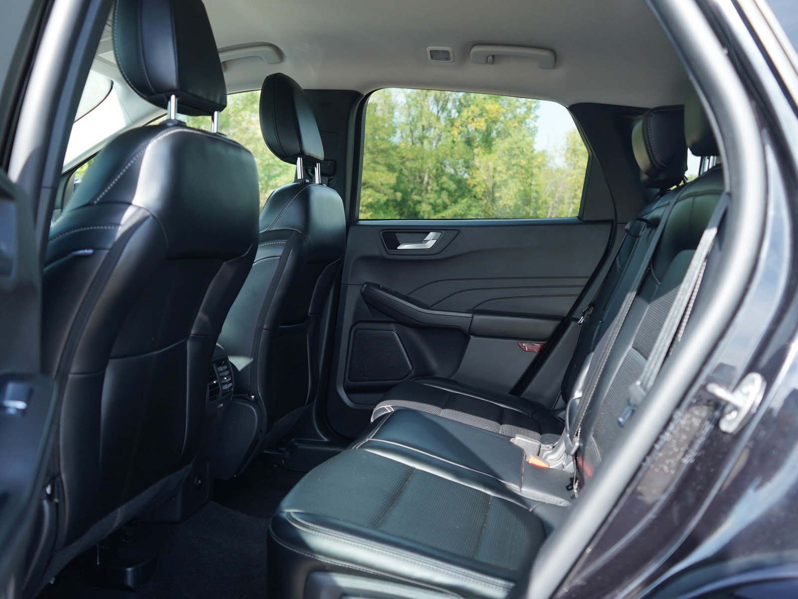 Used 2024 Ford Escape Platinum AWD/4WD image 19