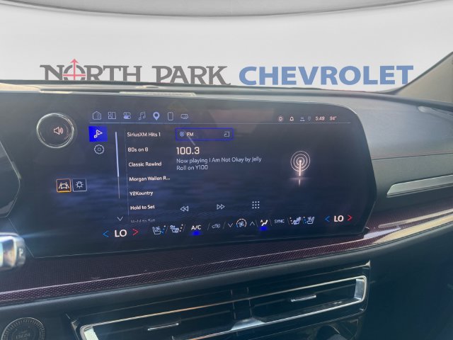 Used 2025 Chevrolet Traverse RS FWD image 13