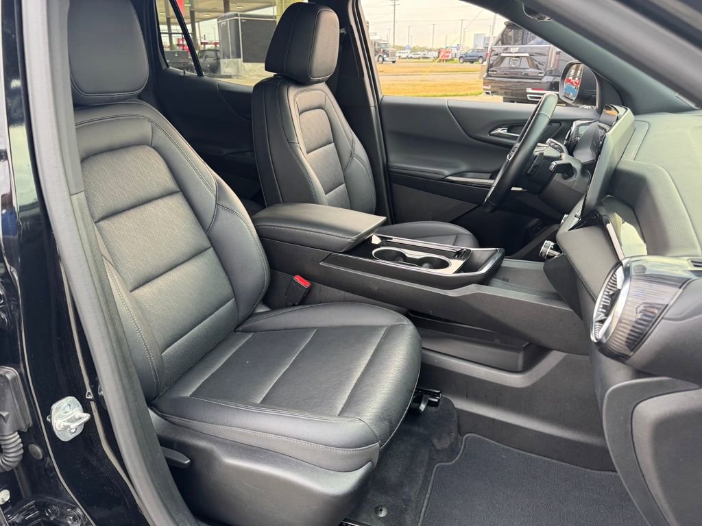 Used 2025 Chevrolet Equinox LT w/ Convenience Package II image 11