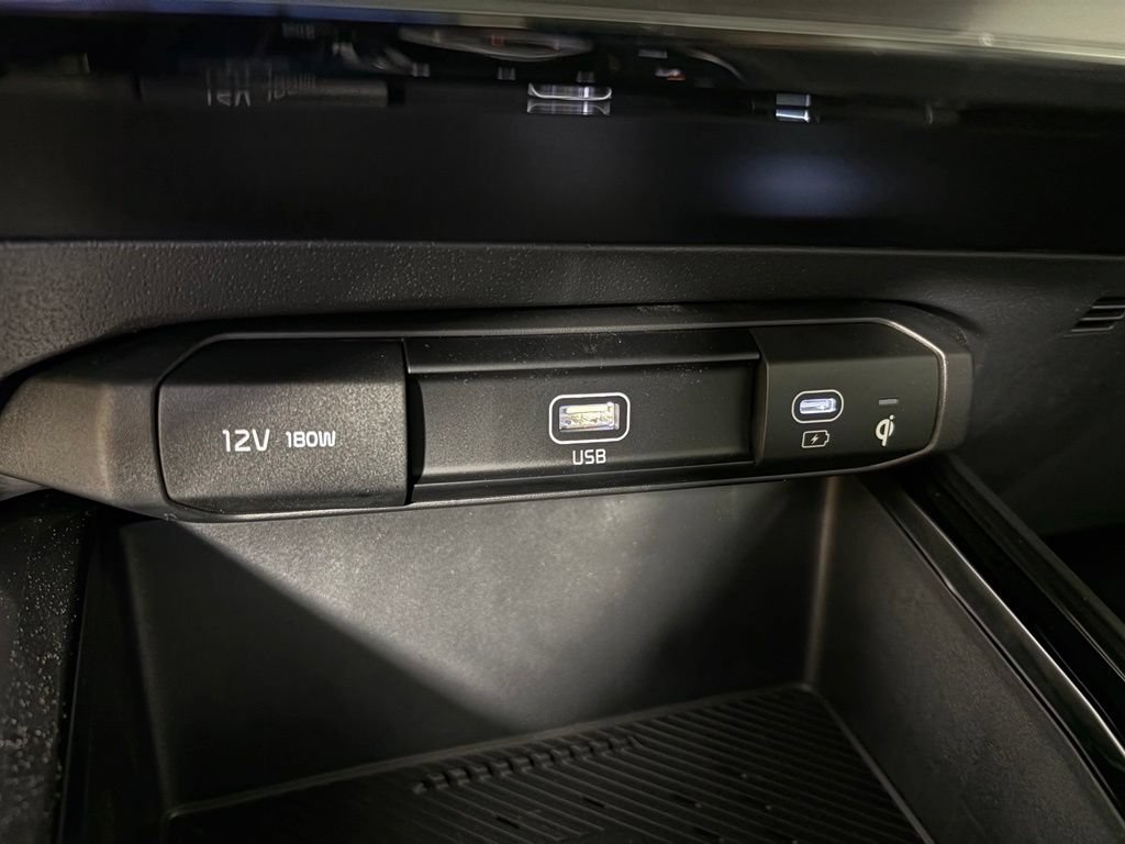 New 2026 Kia Niro Wind FWD image 28