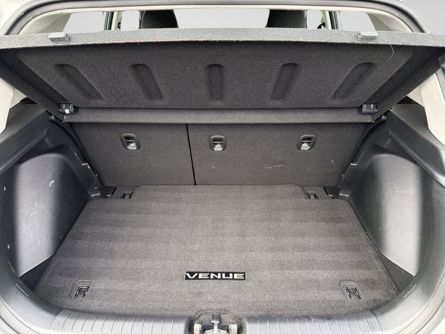 Used 2023 Hyundai Venue SEL image 30