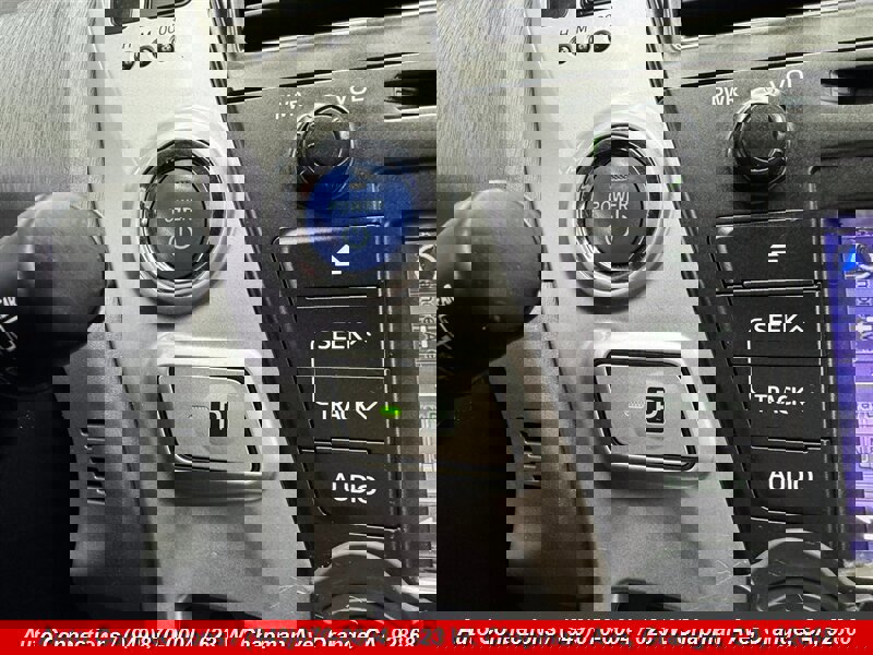 Used 2012 Toyota Prius V Three image 17