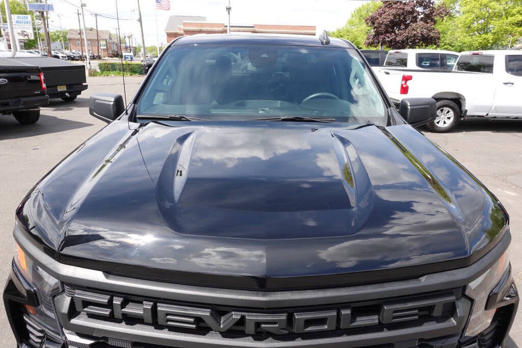 Used 2023 Chevrolet Silverado 1500 Custom w/ LPO, Dark Essentials Package AWD/4WD image 6