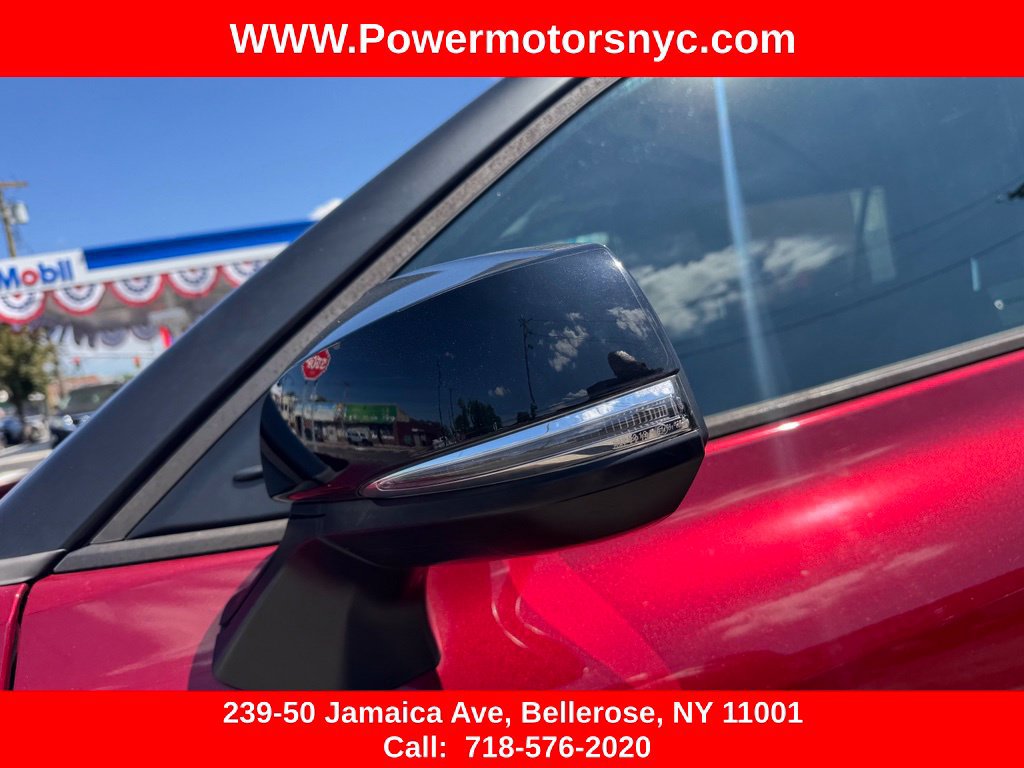 Used 2022 Toyota Highlander XSE FWD image 17