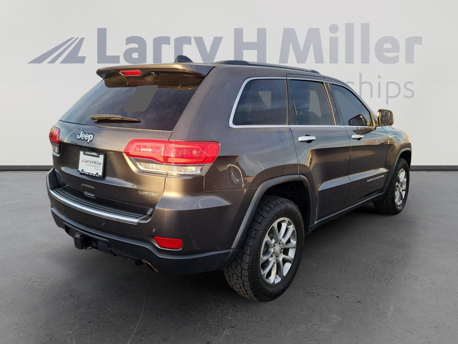 Used 2016 Jeep Grand Cherokee Limited w/ Trailer Tow Group IV image 6