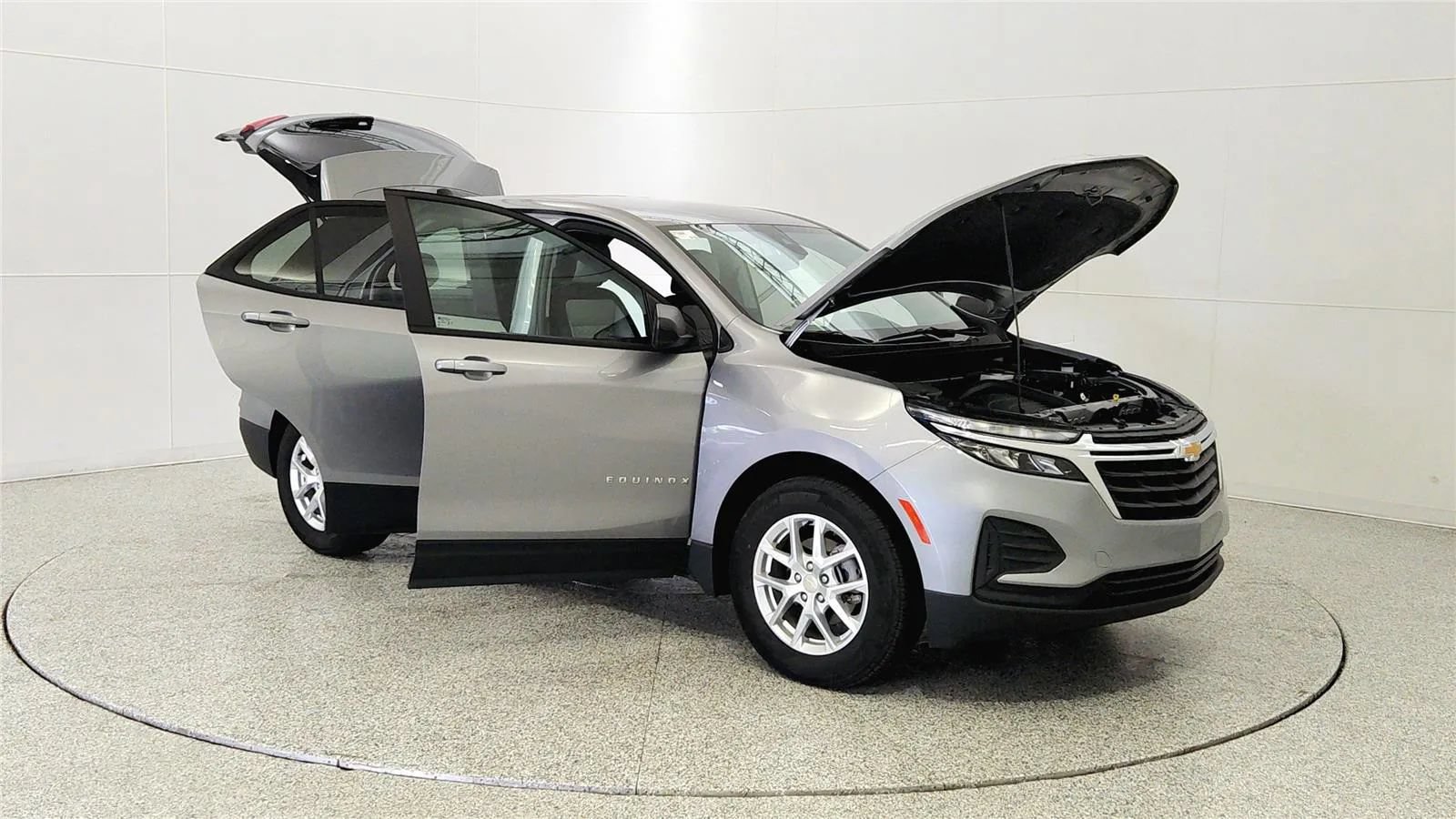 Used 2023 Chevrolet Equinox LS w/ LS Convenience Package FWD image 9