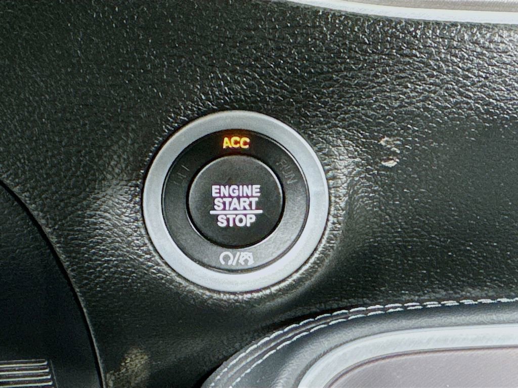 Used 2022 Dodge Challenger R/T Scat Pack RWD image 30