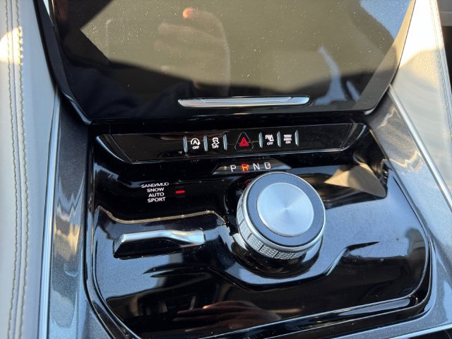 Used 2024 Jeep Wagoneer L 4WD w/ Premium Group I image 18