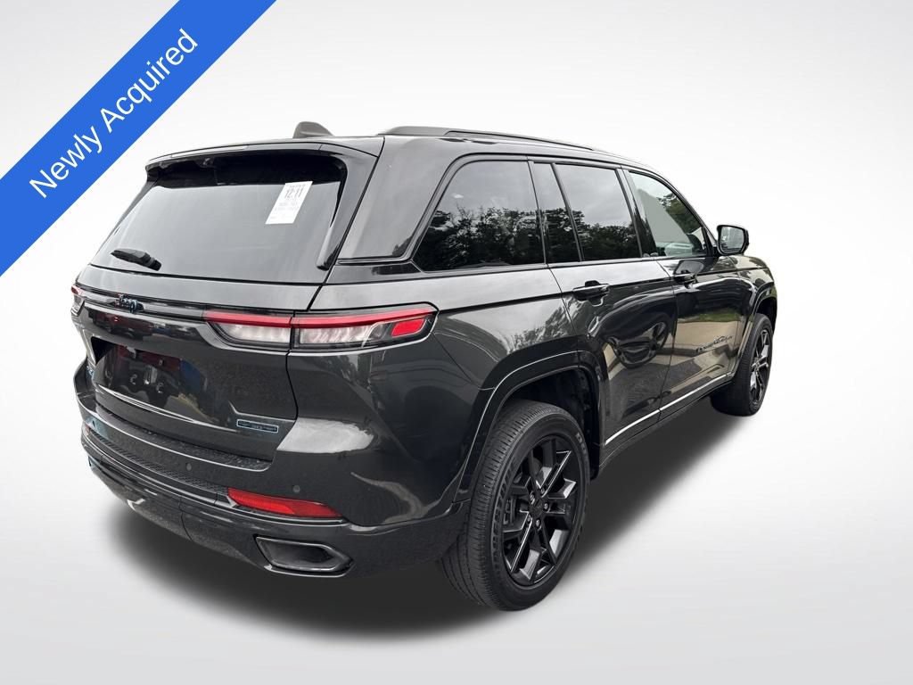 Used 2023 Jeep Grand Cherokee 30th Anniversary AWD/4WD image 3