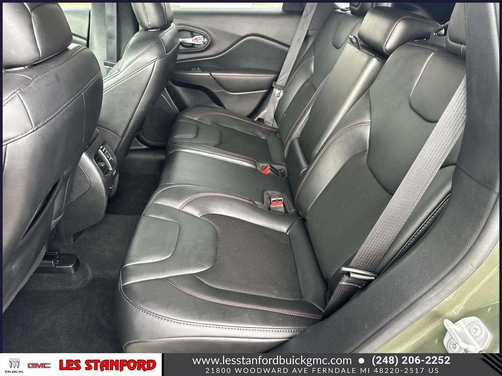 Used 2021 Jeep Cherokee Trailhawk AWD/4WD image 13