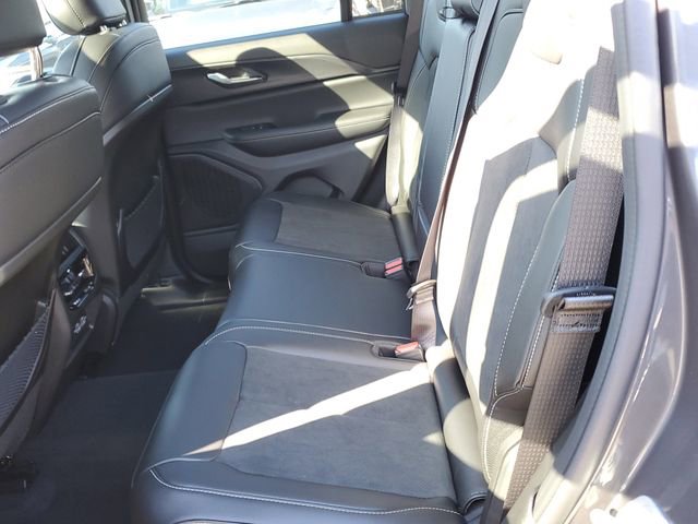 New 2025 Jeep Grand Cherokee Altitude image 17