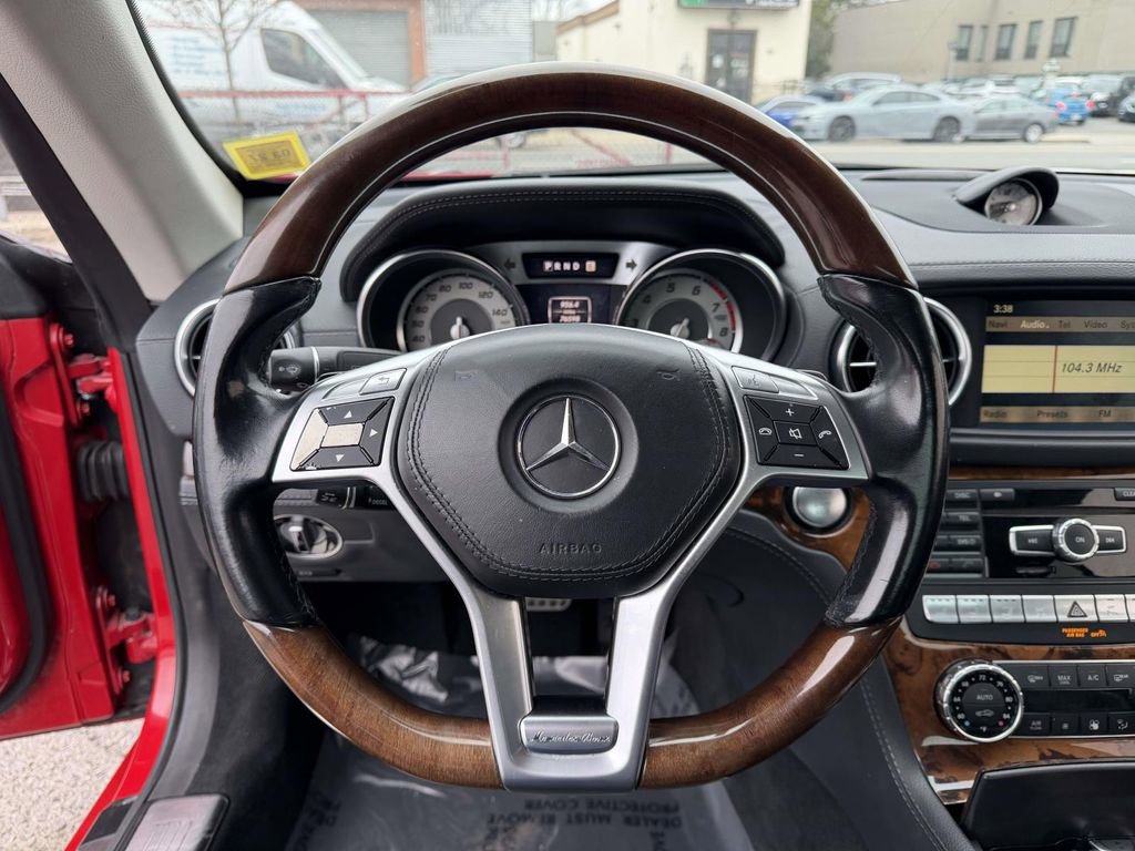 Used 2013 Mercedes-Benz SL 550 image 23