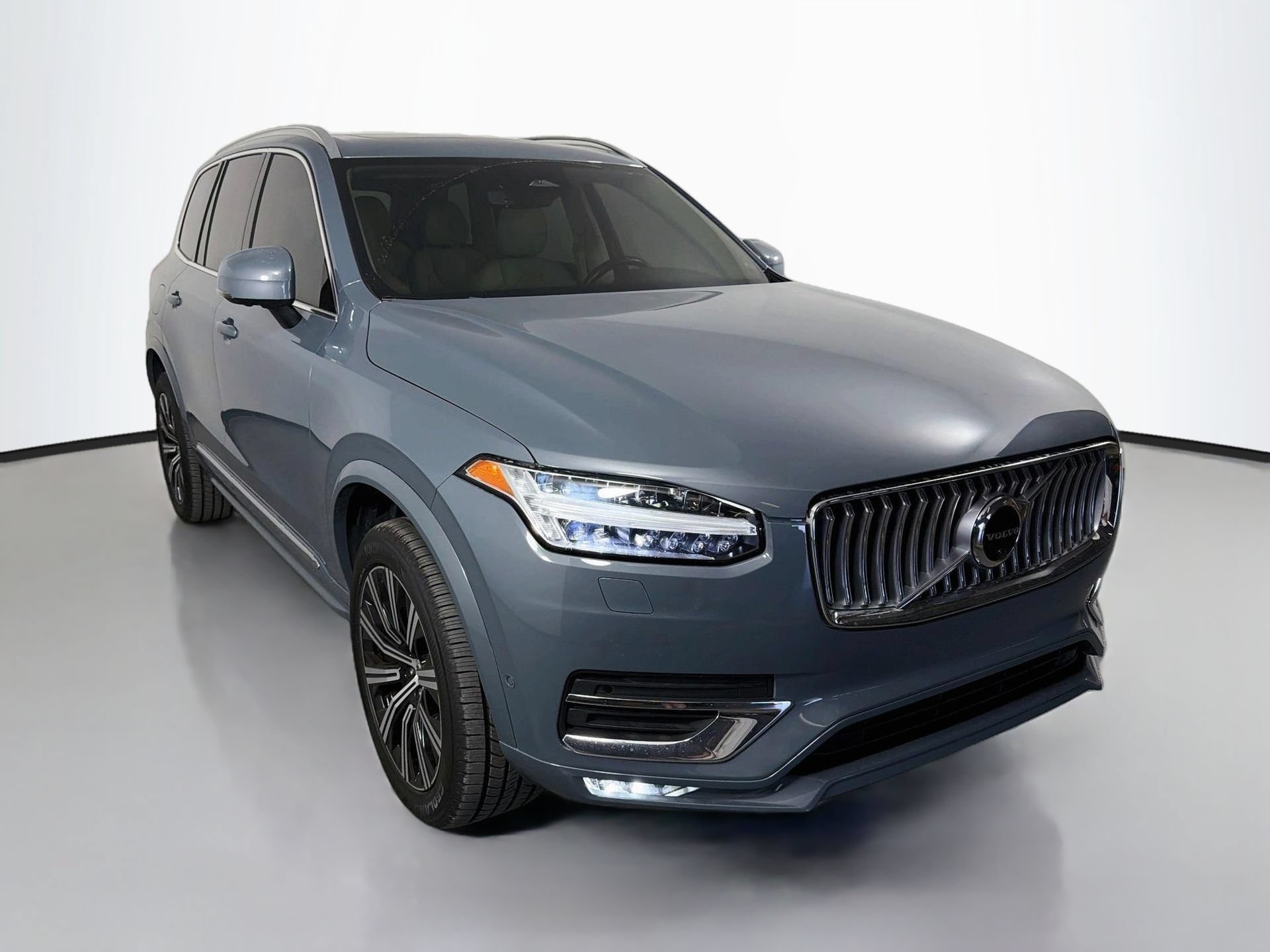 Certified 2023 Volvo XC90 B6 Plus w/ Protection Package Premier AWD/4WD image 3