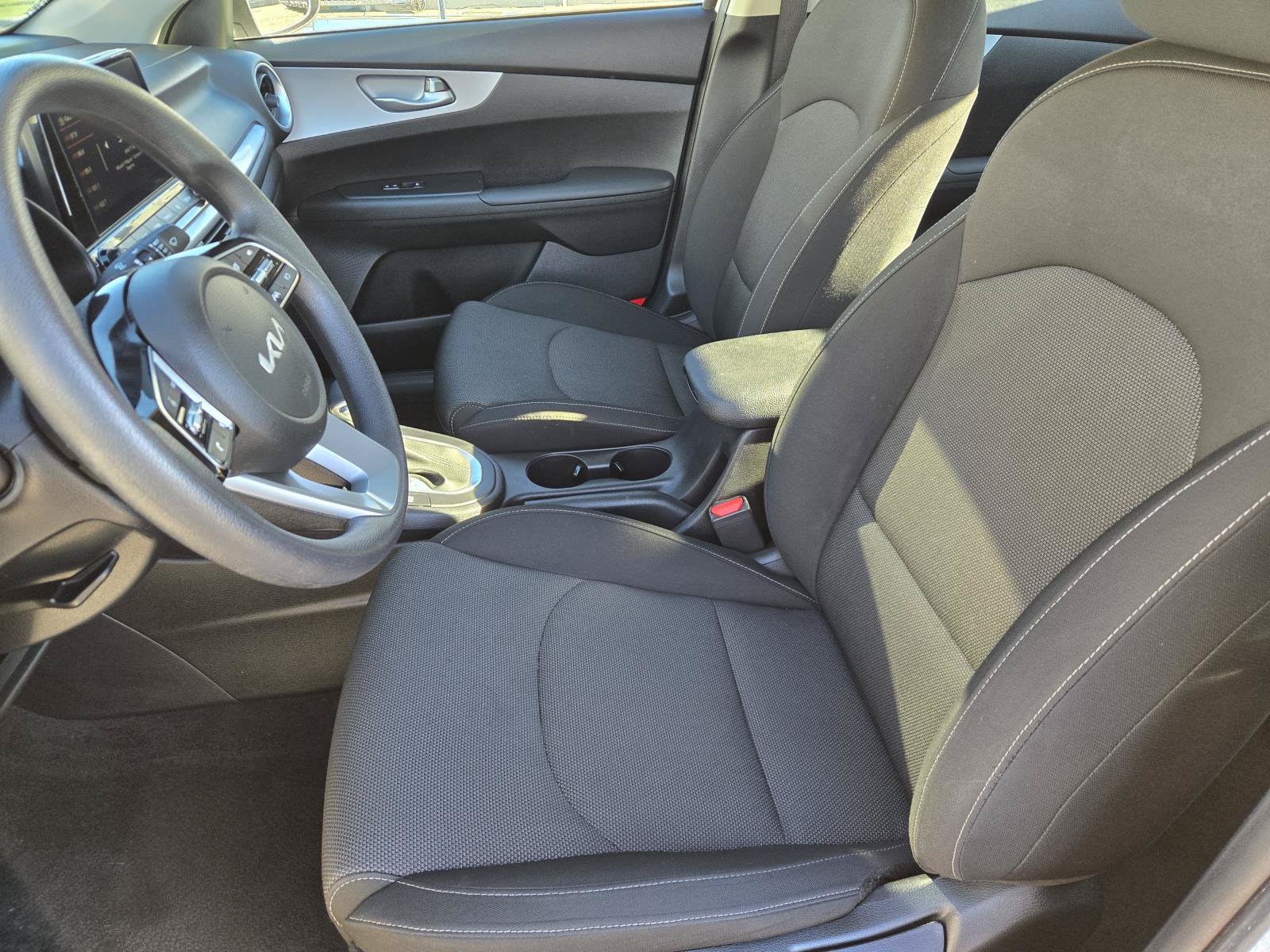 Used 2024 Kia Forte LXS w/ LXS Technology Package FWD image 20