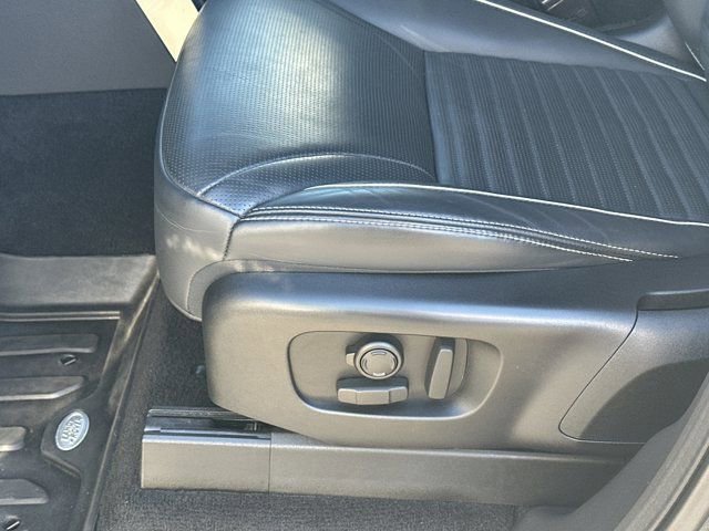 Used 2023 Land Rover Discovery HSE R-Dynamic image 10