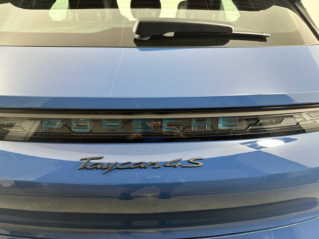 New 2026 Porsche Taycan 4S AWD/4WD image 35