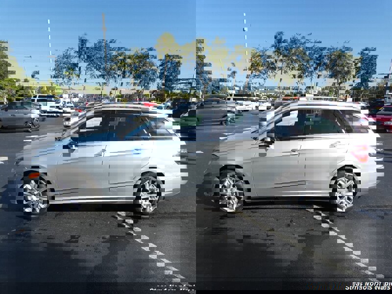 Used 2013 Mercedes-Benz E 350 4MATIC Wagon image 10