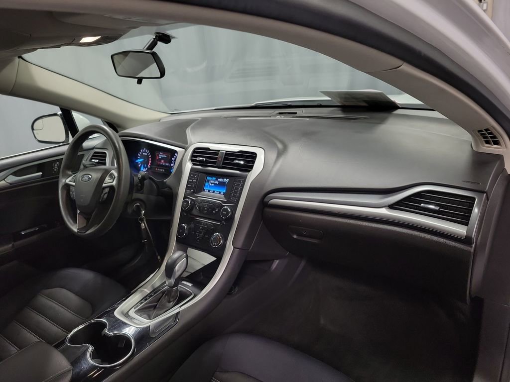 Used 2014 Ford Fusion SE image 24