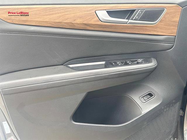 Used 2025 Volkswagen Atlas SE FWD image 18