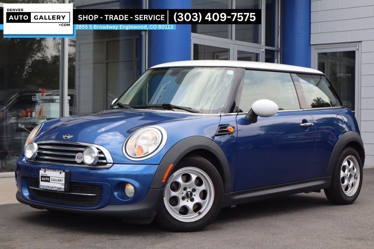 Used 2012 MINI Cooper Hardtop w/ Cold Weather Pkg image 1