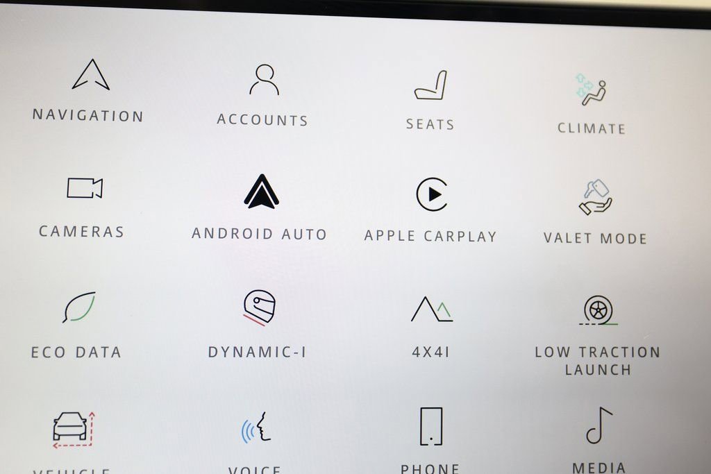 Used 2025 Land Rover Range Rover SE image 30