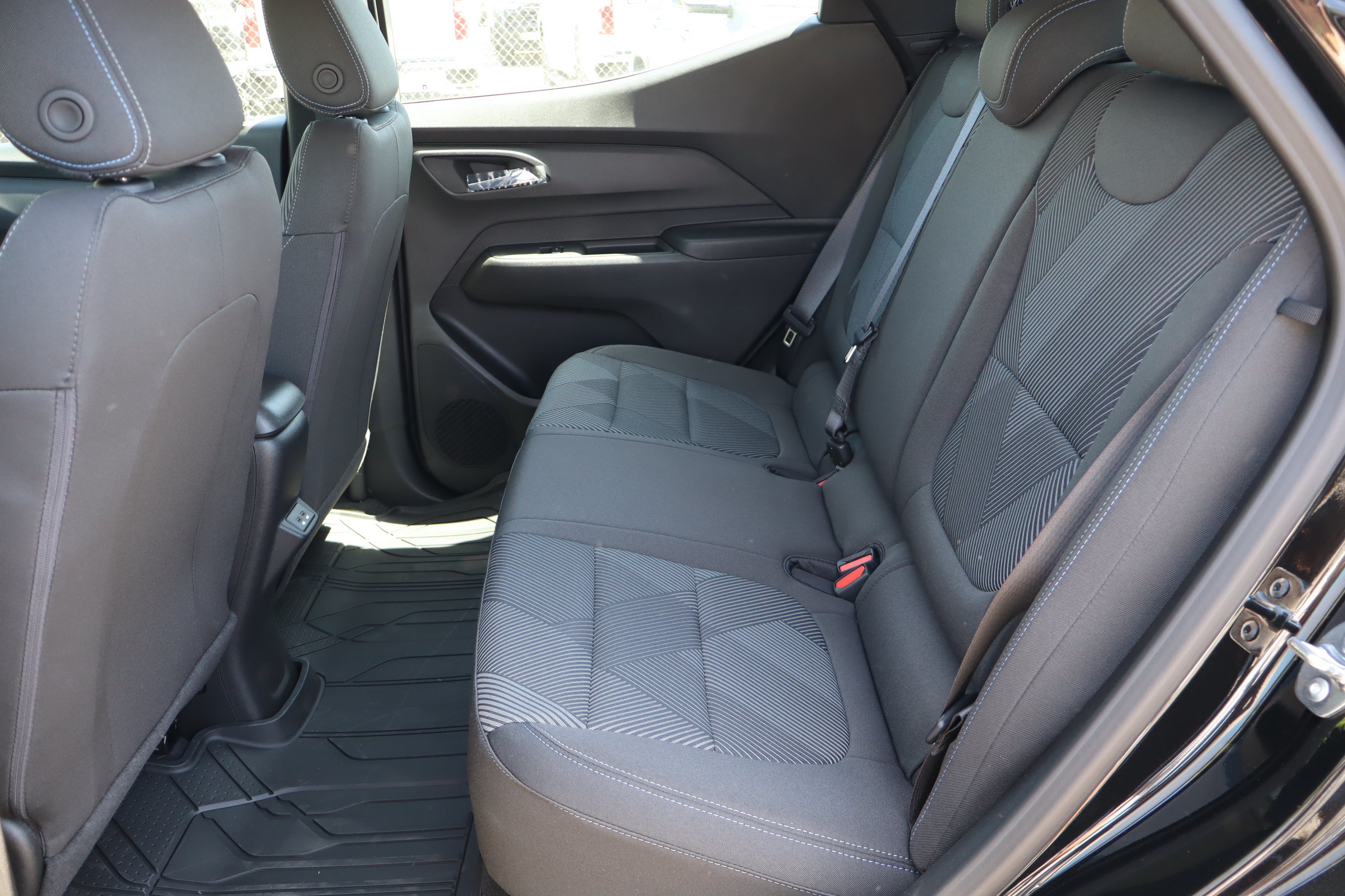 New 2027 Chevrolet Bolt LT w/ Comfort Package FWD image 20