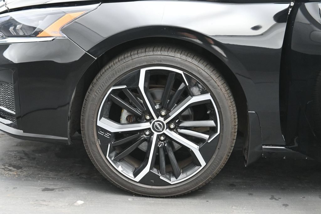 Used 2025 Nissan Altima 2.5 SR w/ SR Premium Package FWD image 29