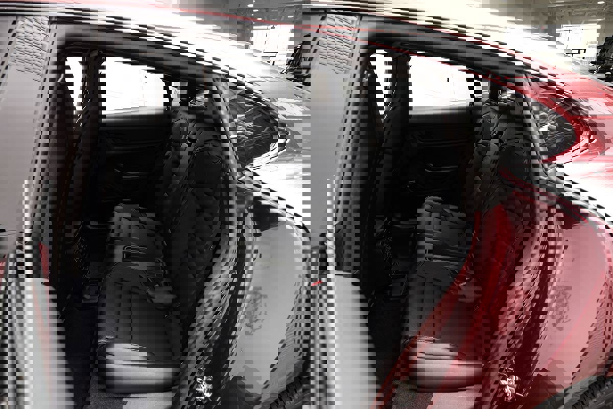 Used 2021 Porsche Taycan 4S w/ Premium Package image 38