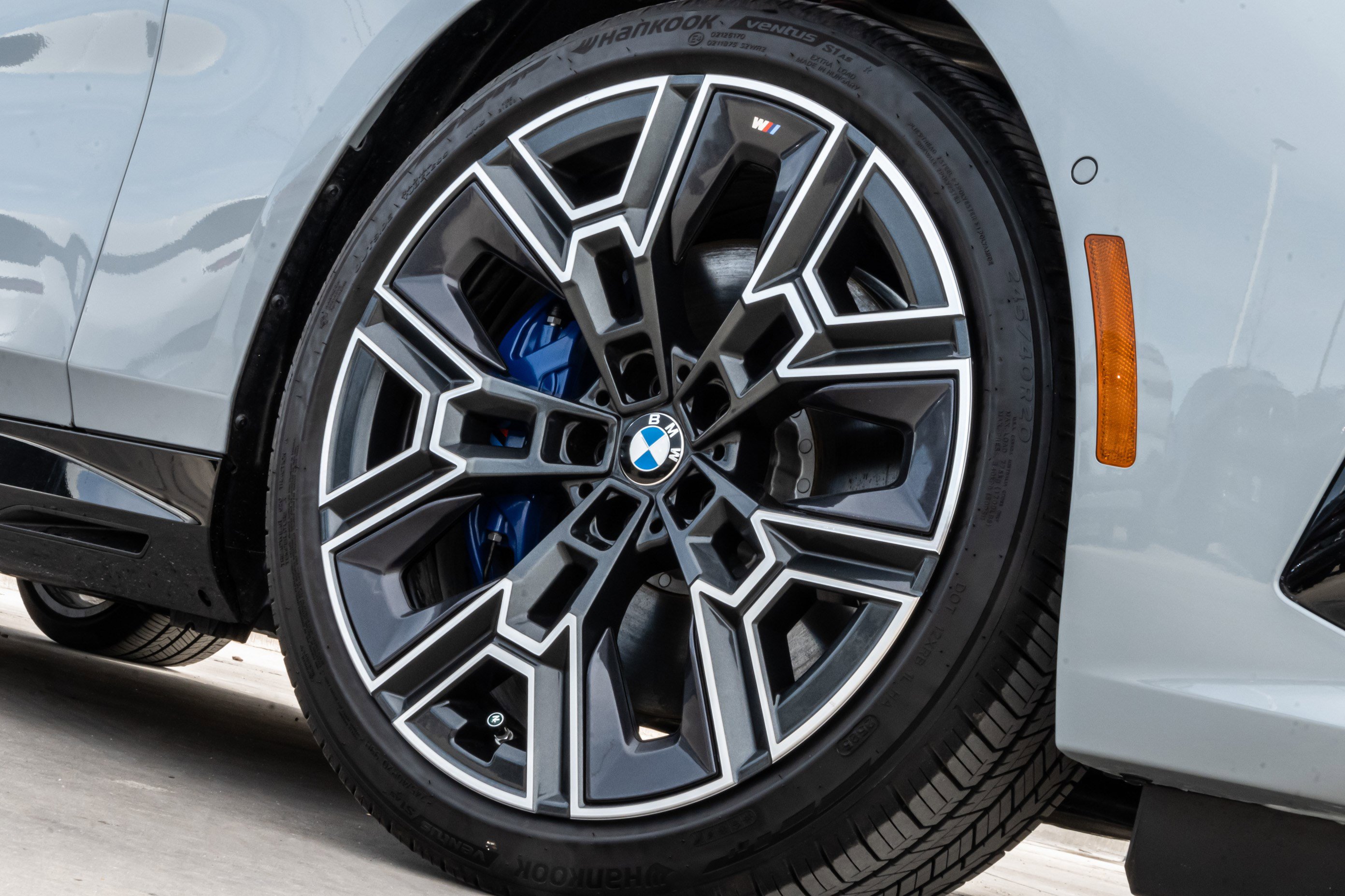 Used 2026 BMW i5 eDrive40 w/ M Sport Package image 9