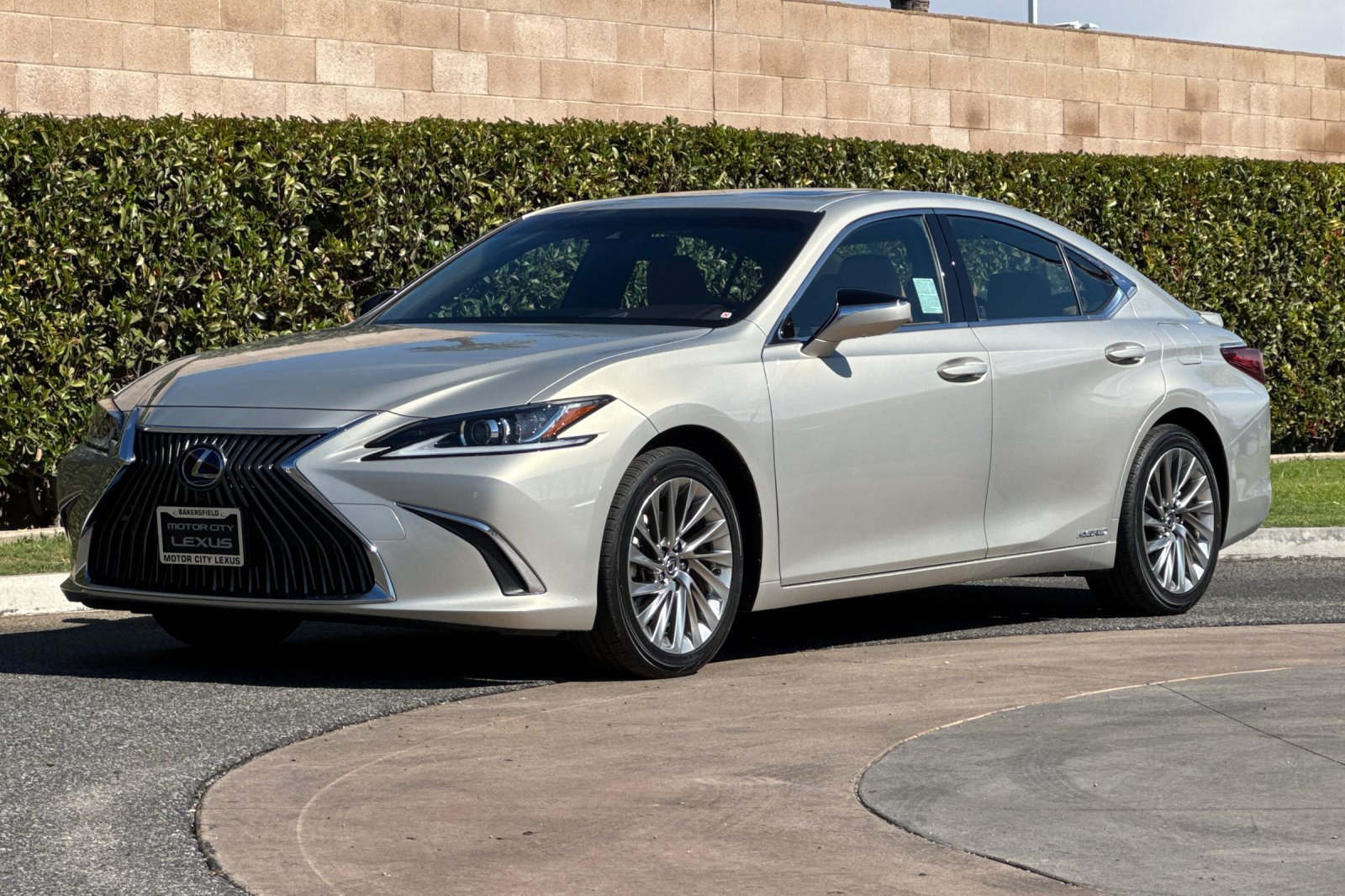 Used 2019 Lexus ES 300h w/ Accessory Package 2 FWD image 8