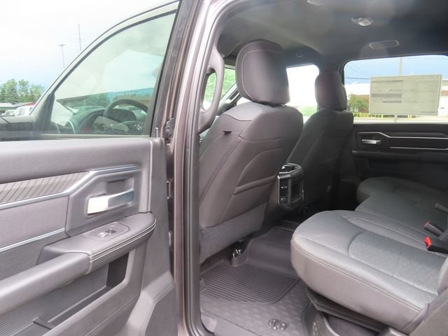 New 2026 RAM 3500 Big Horn AWD/4WD image 21
