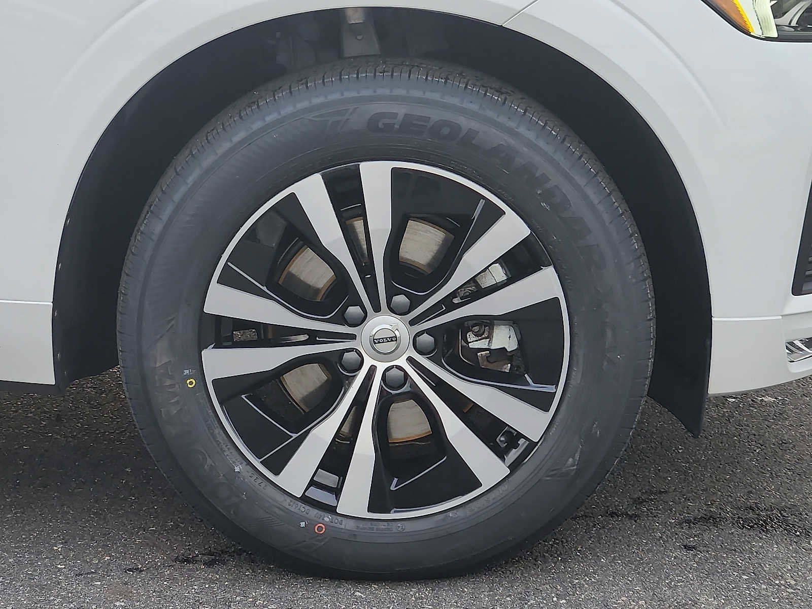 Certified 2023 Volvo XC60 B5 Core w/ Climate Package image 8