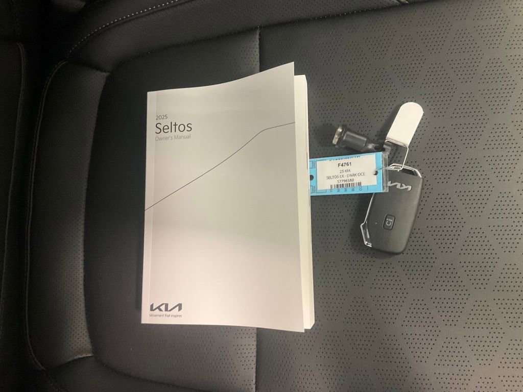 Certified 2025 Kia Seltos EX w/ EX Sunroof Package AWD/4WD image 25