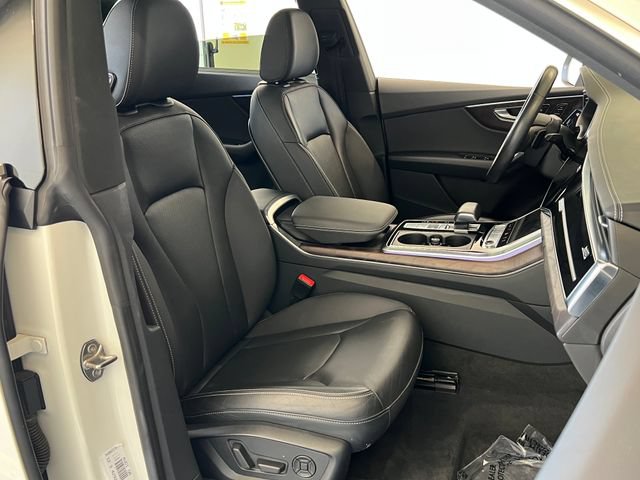 Used 2019 Audi Q8 Prestige AWD/4WD image 48