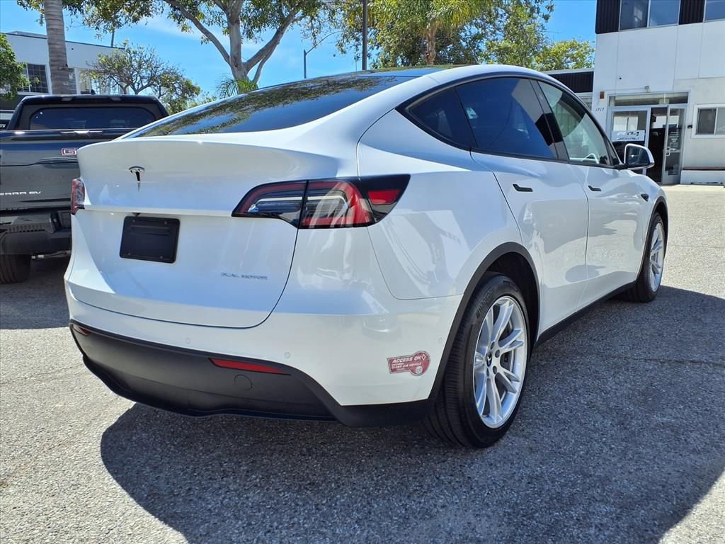 Used 2021 Tesla Model Y Long Range AWD/4WD image 11