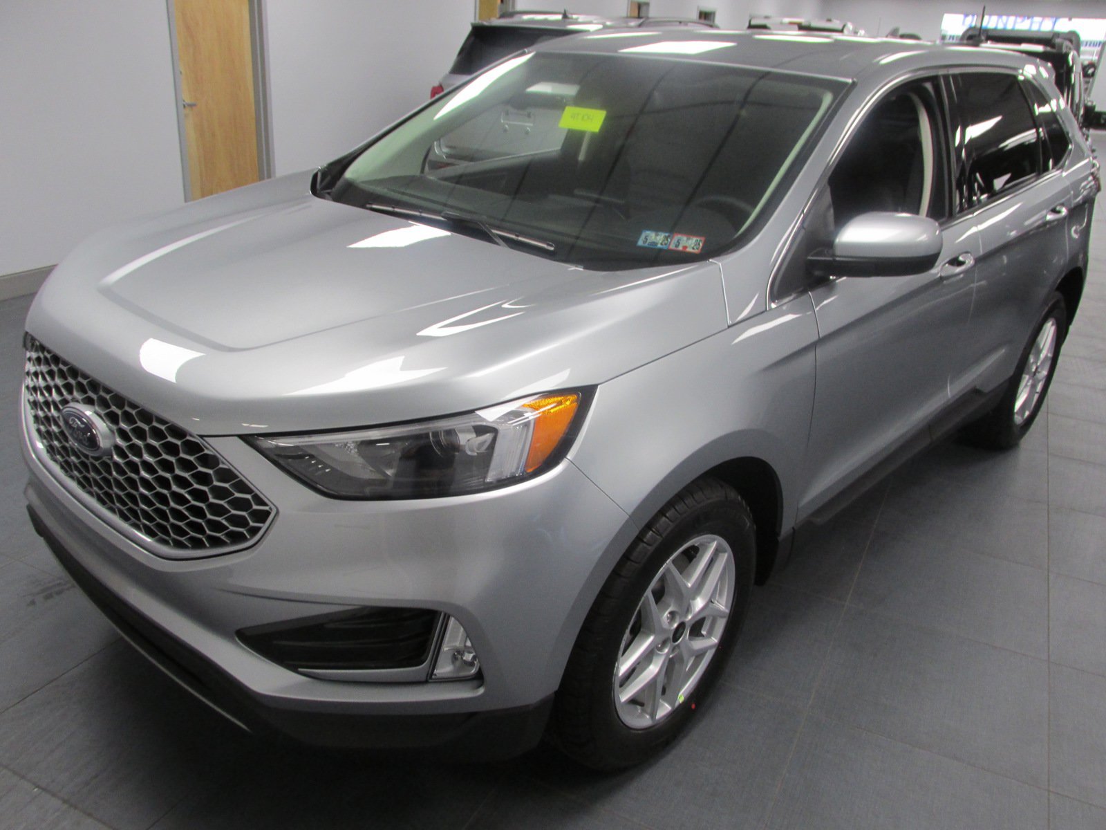New 2024 Ford Edge SEL w/ Convenience Package AWD/4WD image 1