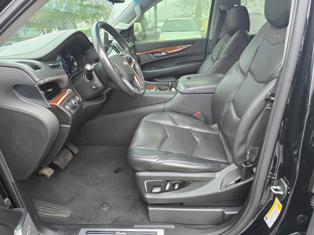 Used 2019 Cadillac Escalade Luxury image 23