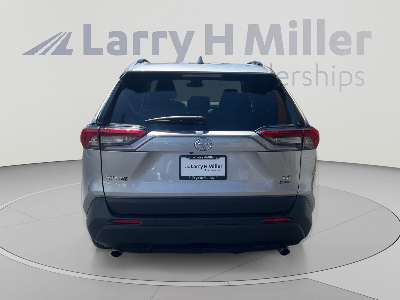 Used 2025 Toyota RAV4 LE AWD/4WD image 4