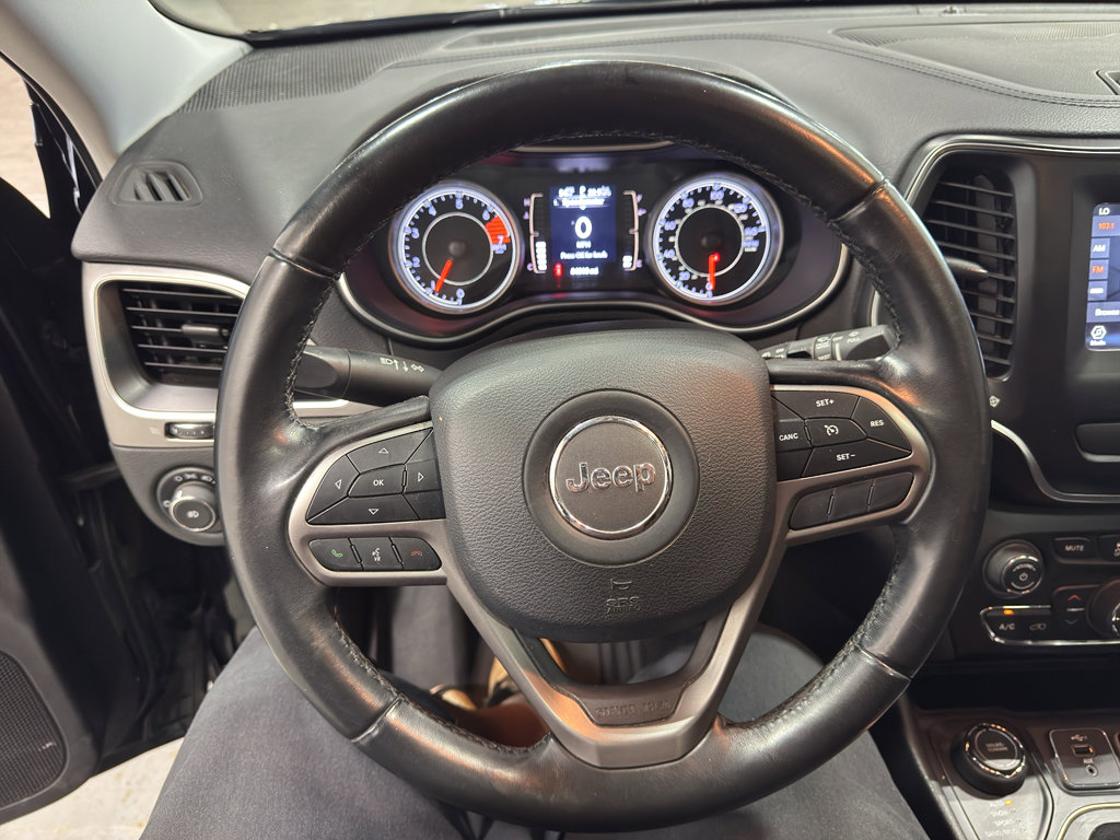 Used 2019 Jeep Cherokee Latitude Plus w/ Comfort/Convenience Group AWD/4WD image 31