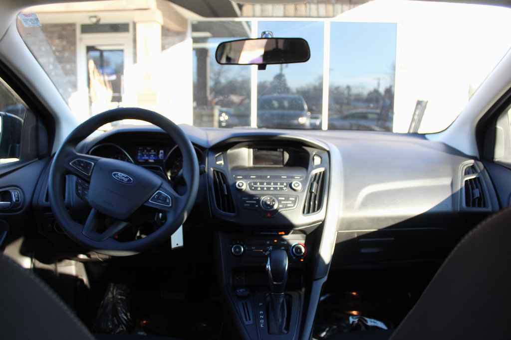 Used 2018 Ford Focus SE image 28