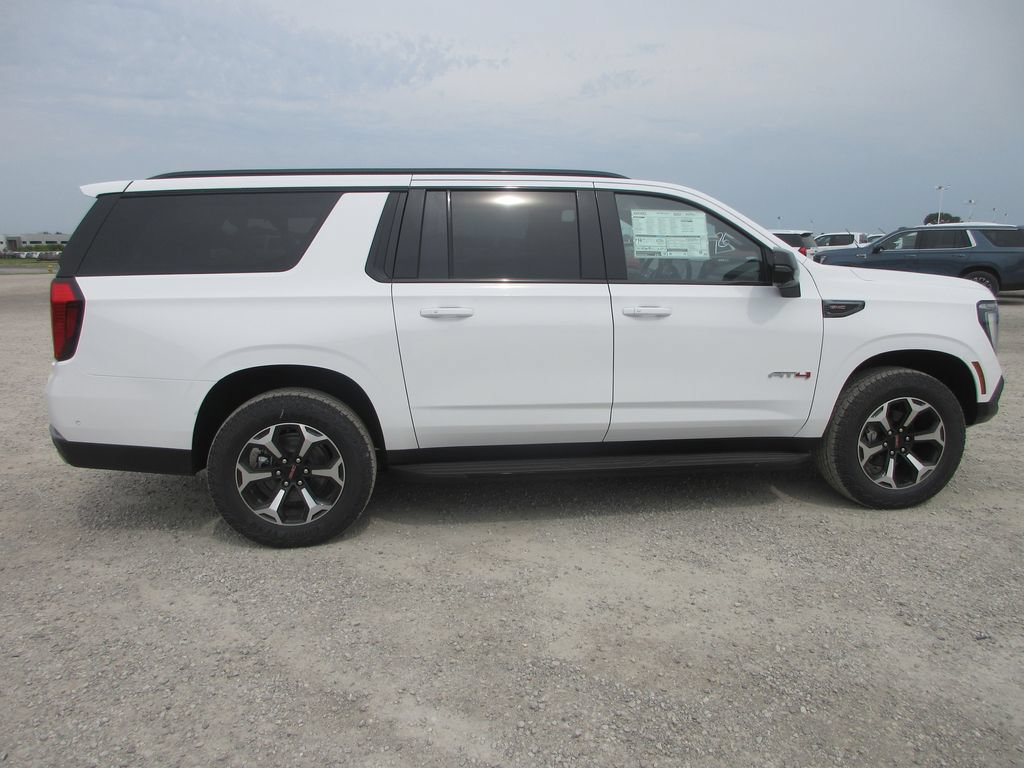 New 2026 GMC Yukon XL AT4 AWD/4WD image 3
