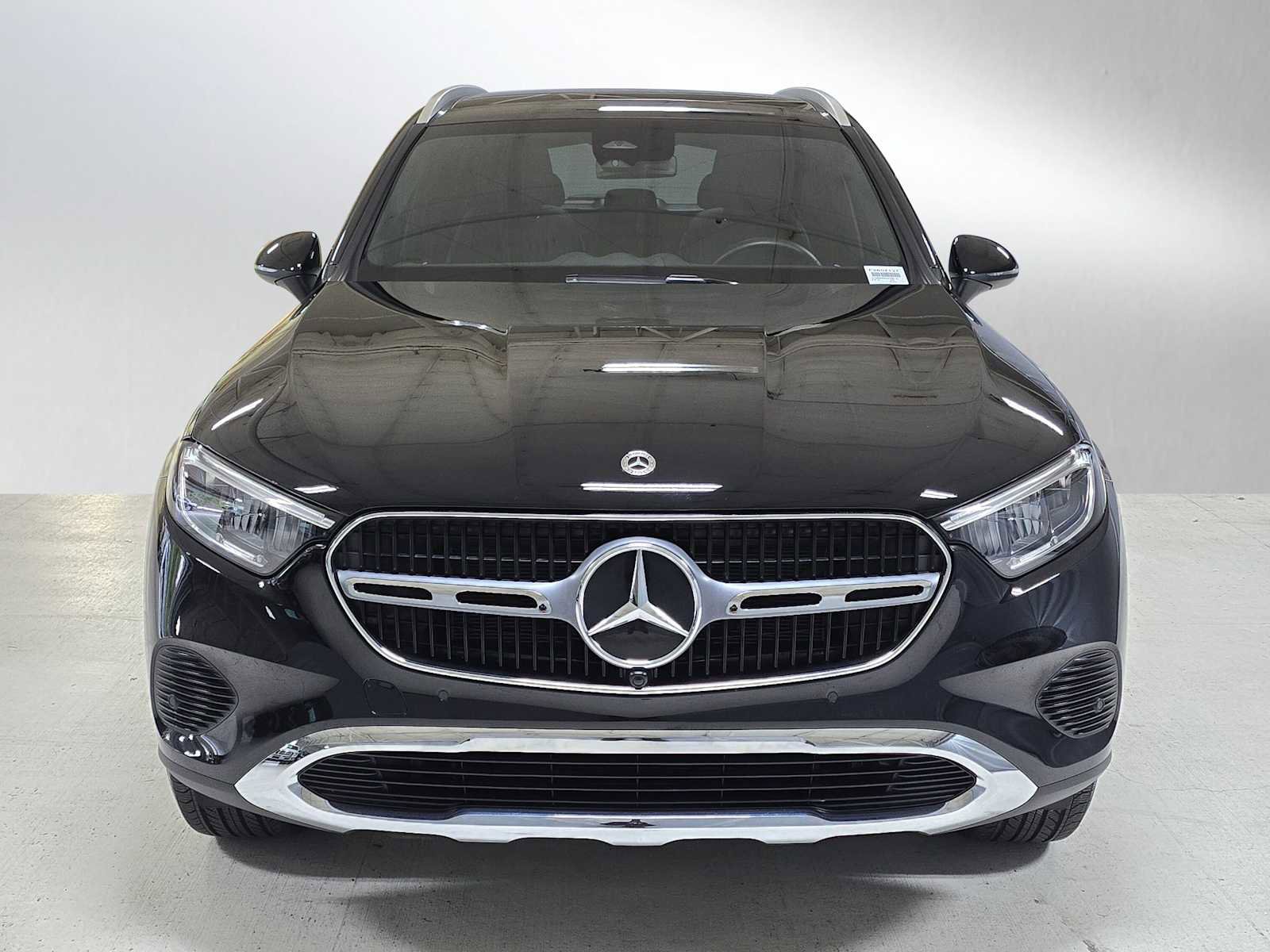 Used 2025 Mercedes-Benz GLC 300 4MATIC image 8