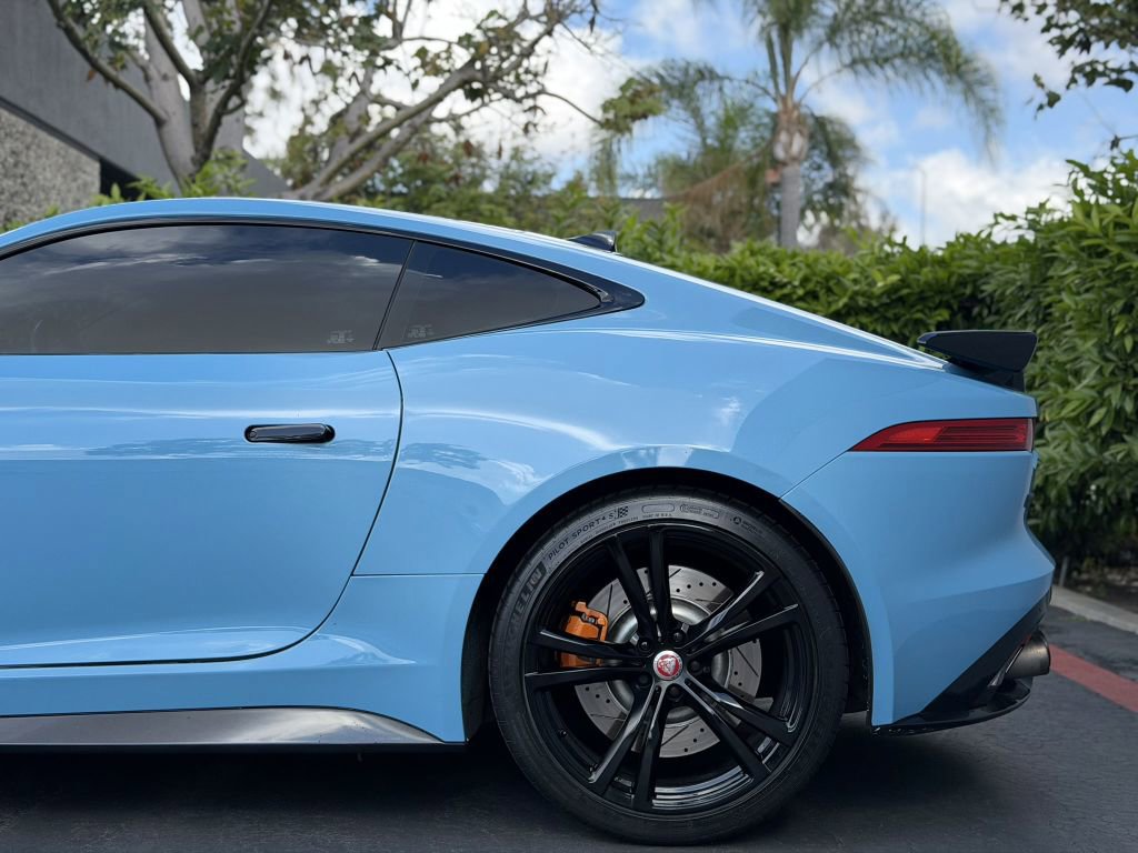 Used 2017 Jaguar F-TYPE SVR image 15