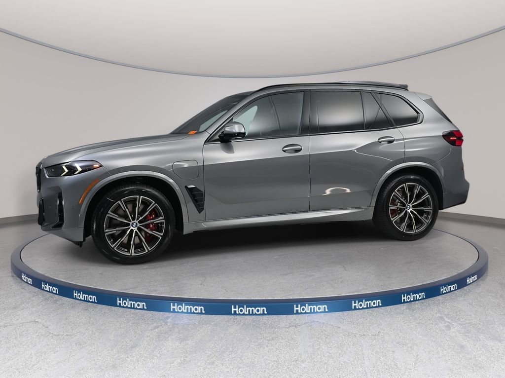 New 2026 BMW X5 xDrive50e w/ Executive Package image 8