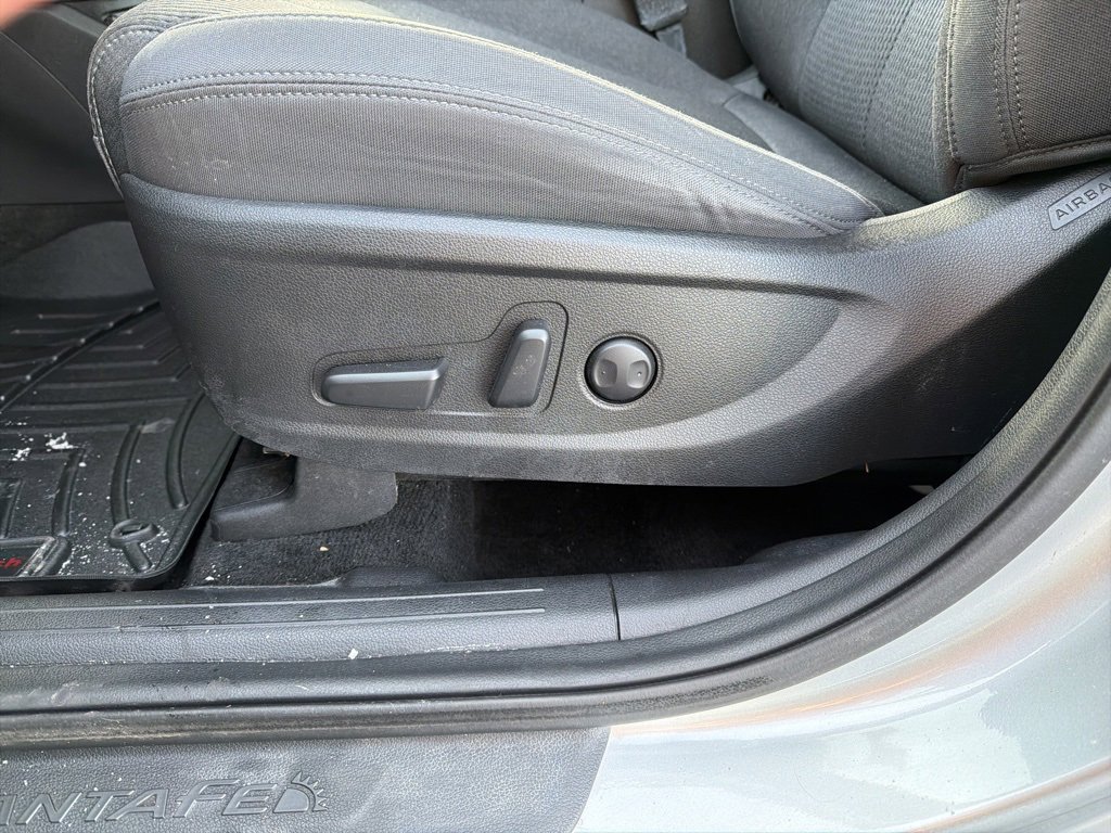 Used 2021 Hyundai Santa Fe SEL w/ Convenience Package image 15