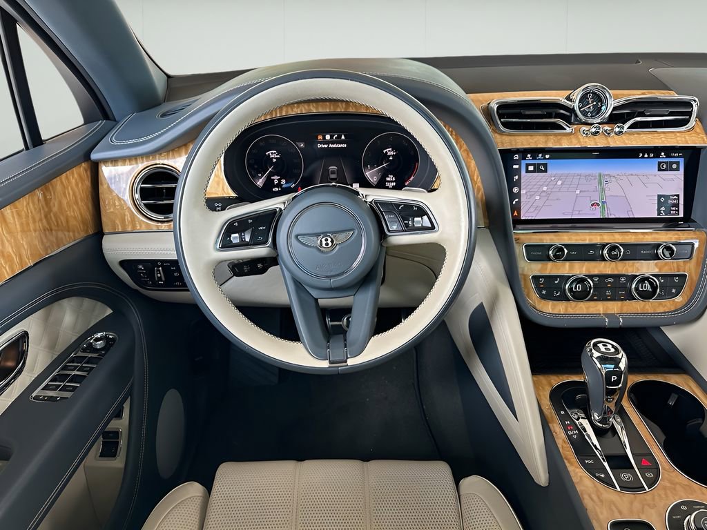 Used 2021 Bentley Bentayga image 18
