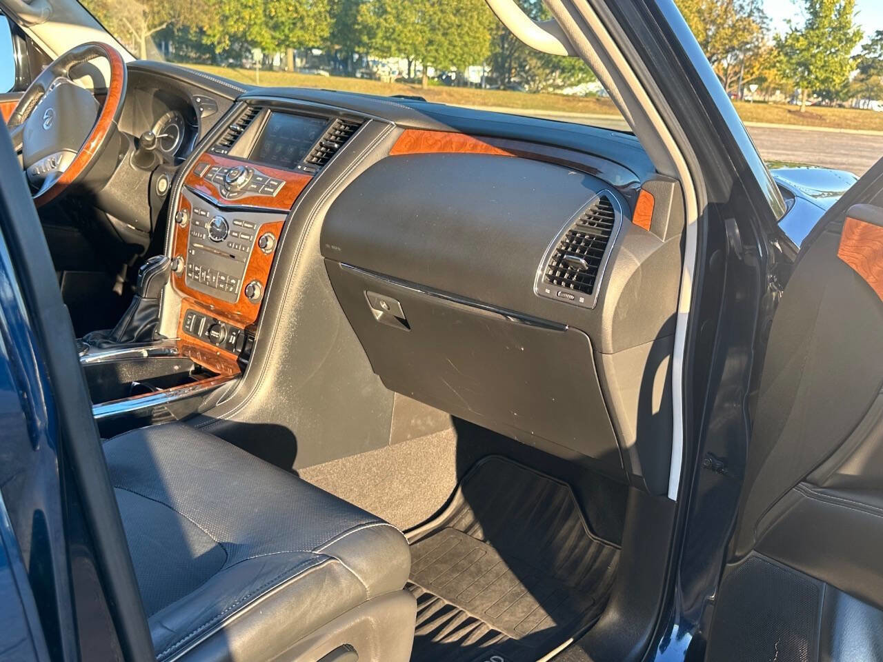 Used 2018 INFINITI QX80 4WD w/ Driver Assistance Package image 22