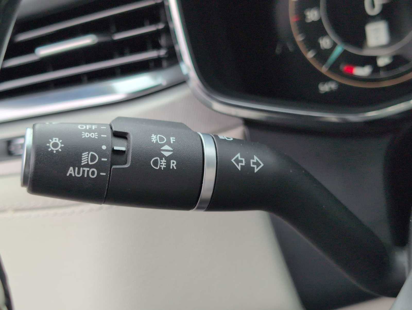 Used 2025 Jaguar F-PACE R-Dynamic S AWD/4WD image 24