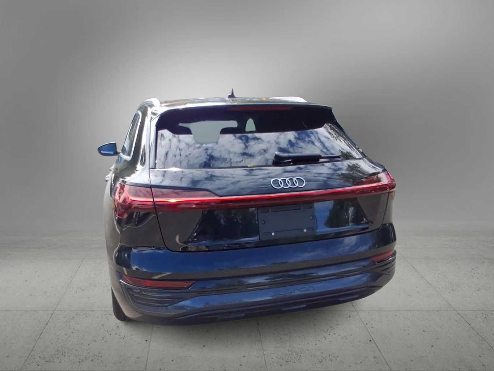 Used 2024 Audi Q8 e-tron Premium Plus w/ Premium Plus Package AWD/4WD image 7
